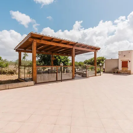 לינה וארוחת בוקר Siciliantica 4*